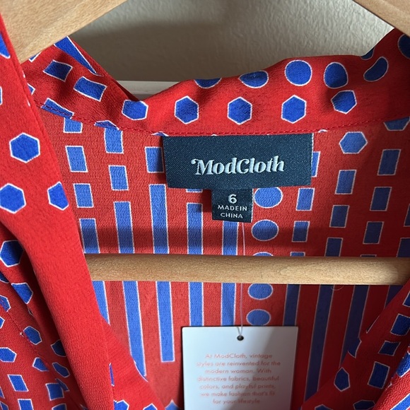 Modcloth NWT Pleasant Confidence Tie-Neck Dress Red and Blue Print Size 6 - Picture 6 of 16